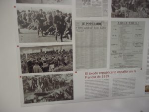 Exposición Hacia el exilio, instalada en la Casa de la Memoria.