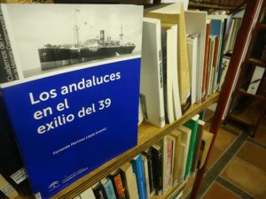 Libro 'Los andaluces en el exilio del 39', en la Biblioteca de la Casa de la Memoria.