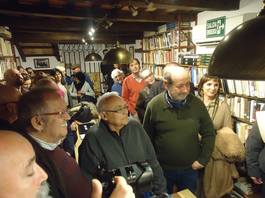 Asistentes a la inauguración del Rincón de Jesús Ynfante.