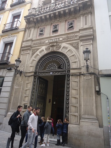 Fachada del Ateneo de Madrid.