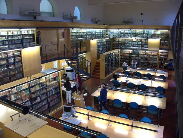 Sala del fondo de reserva de la biblioteca de Koldo Mitxelena.