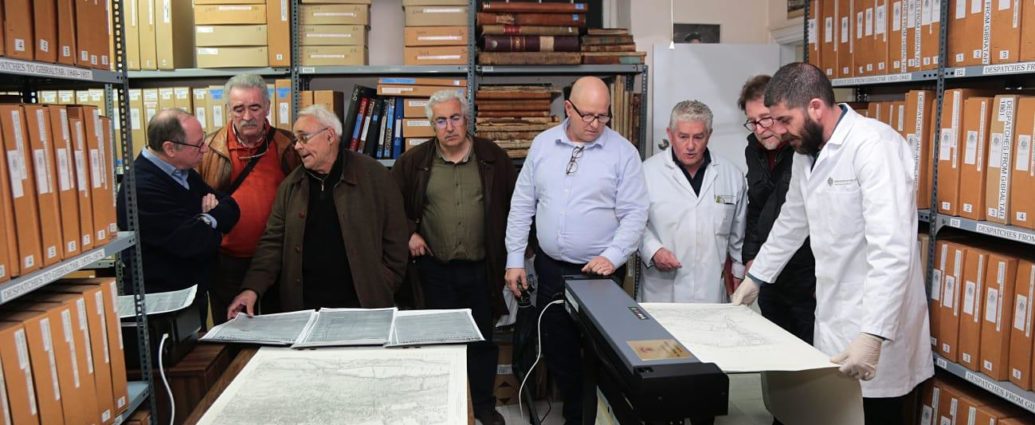 Explicación sobre el funcionamiento de los equipamientos de The Gibtaltar National Archives.