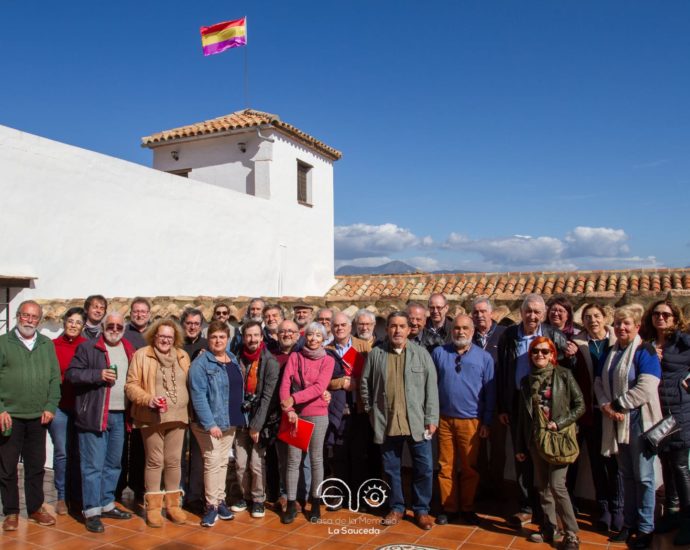 Integrantes de la Asociación Casa de la Memoria tras la sesión constitutiva.