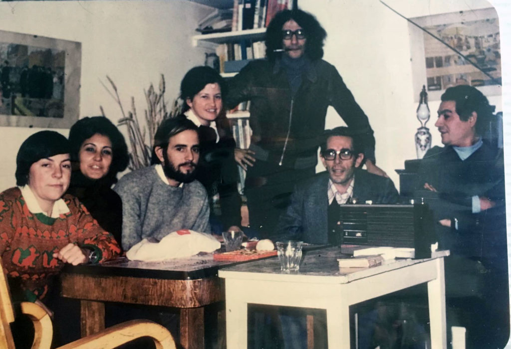 Jesús Ynfante, con un grupo de amigos, en los años 70.