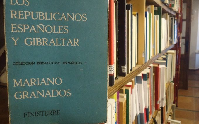 El libro, en la Biblioteca de la Casa de la Memoria.