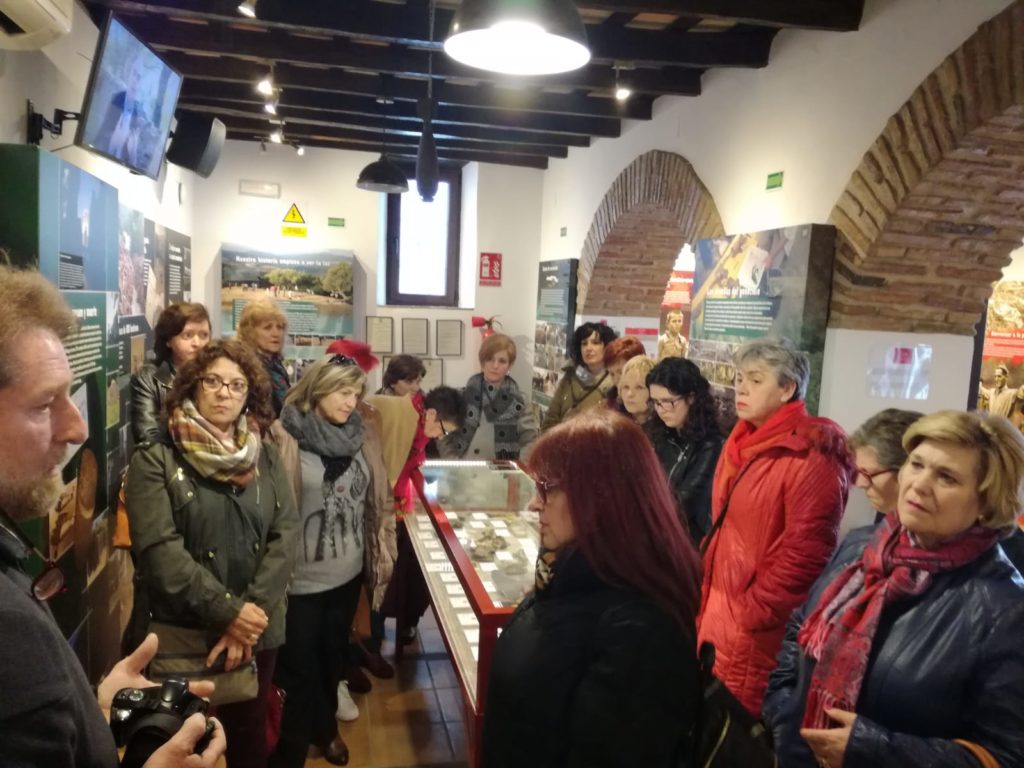 Integrantes de las asociaciones de mujeres de Jaén, en la Casa de la Memoria.