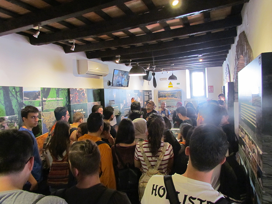 Alumnos del instituto Kursaal de Algeciras, en la Casa de la Memoria.