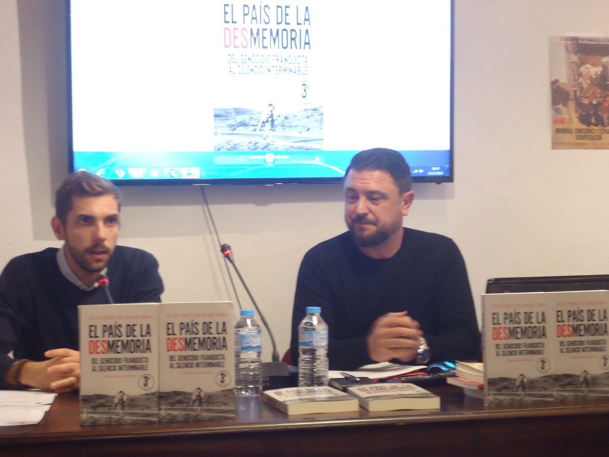 Fran Hidalgo presenta a José Miguel Baquero.