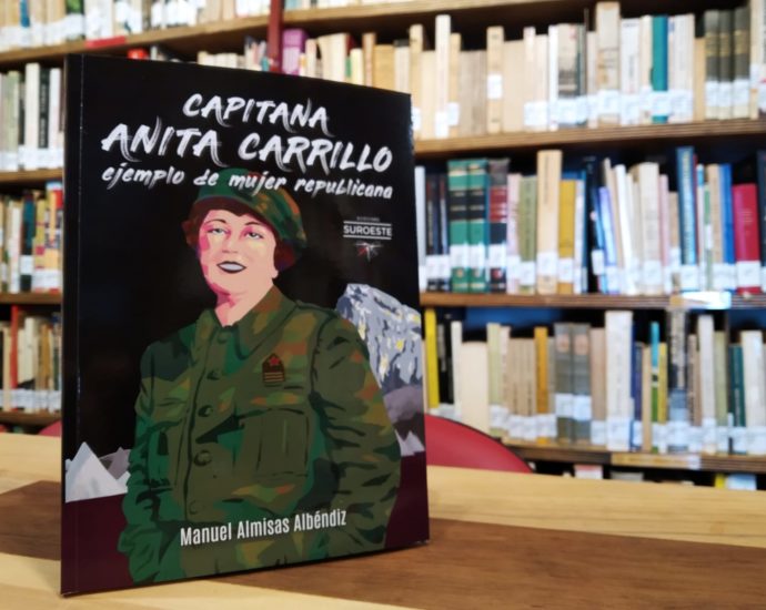 Capitana Anita Carrillo, ejemplo de mujer republicana