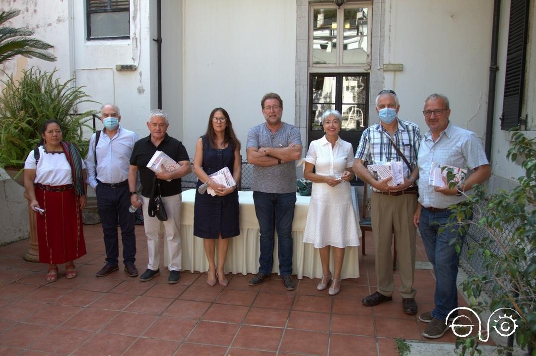 Representantes de la Casa de la Memoria y de Gibraltar tras el acto.