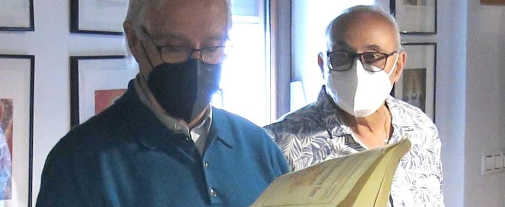 Lorenzo Gómez Chacón y Felipe López, en el archivo de la Casa de la Memoria.