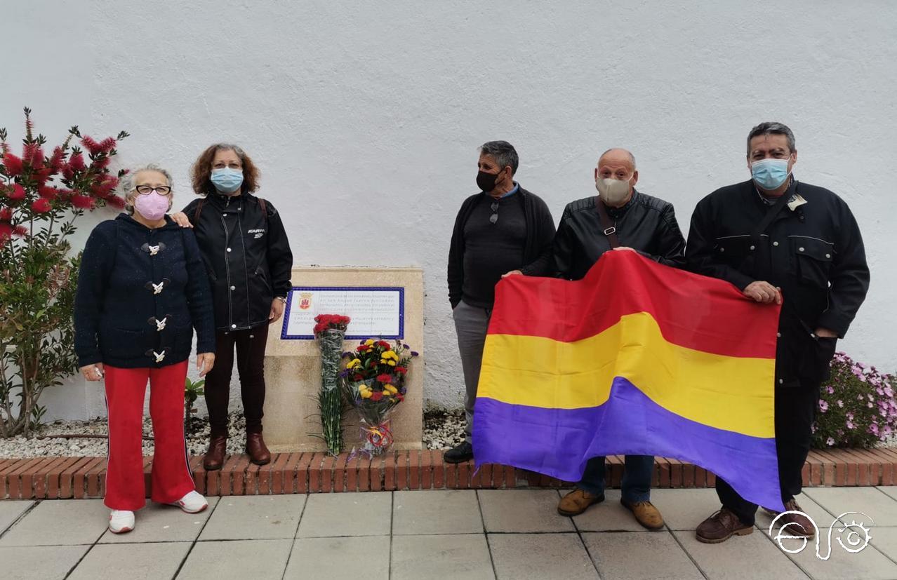 Homenaje en el cementerio de San Roque. Miércoles 14 de abril de 2021.