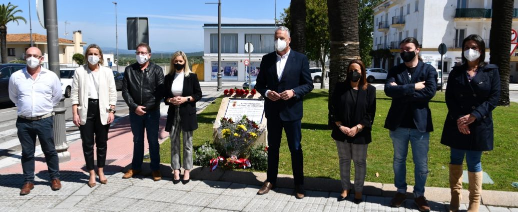 Participantes en el homenaje.