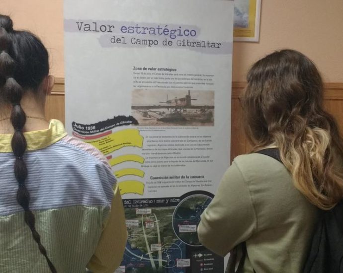 Exposición instalada en el IES Los Remedios de Ubrique.