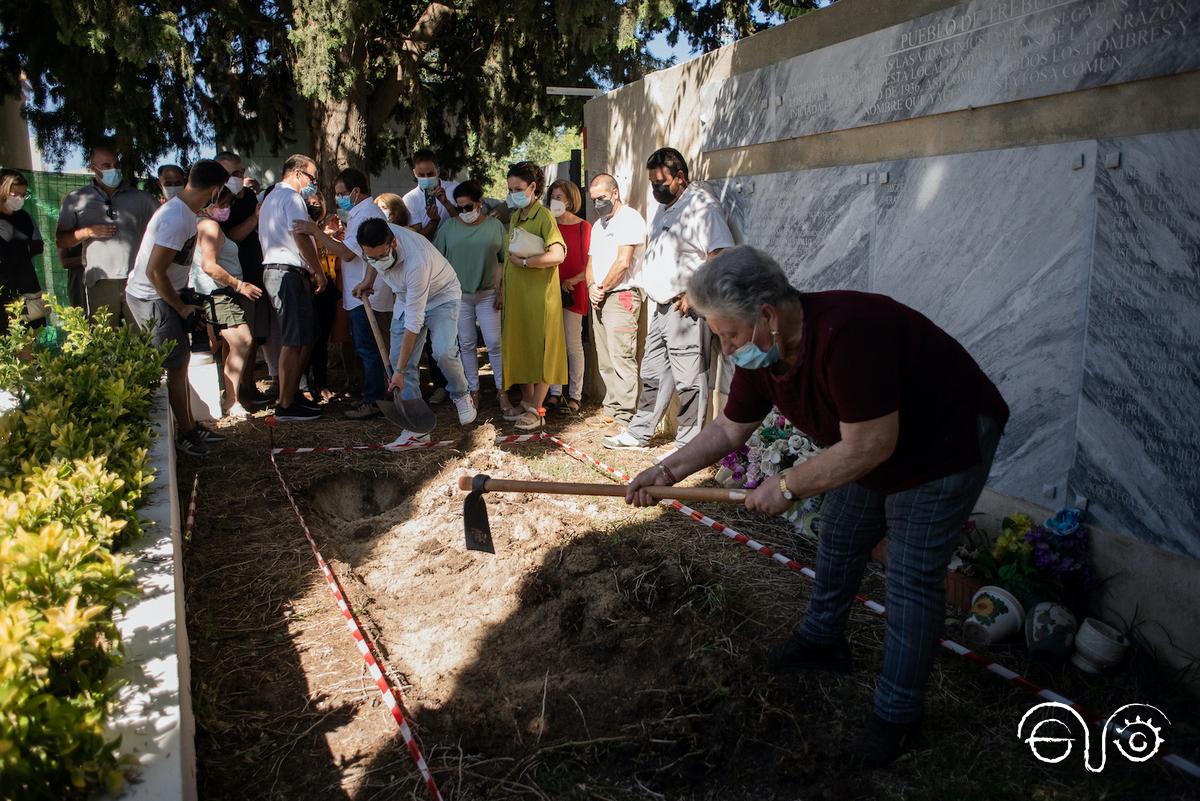 Comienzo simbólico de la exhumación de Trebujena.