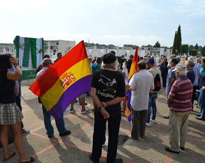 Inauguración como Lugar de Memoria Democrática a la fosa común del Cementerio de Puerto Real (2018).