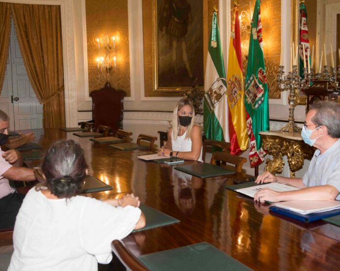 Participantes en la reunión.
