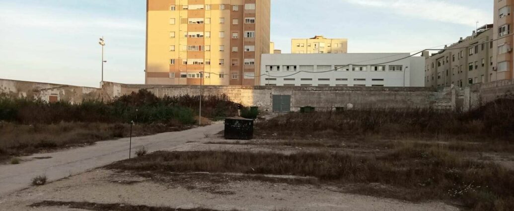 Fosa sur del cementerio de Cádiz.