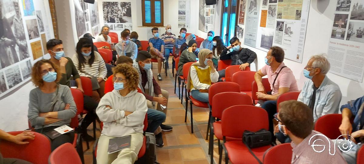 Participantes en la actividad, en el salón de actos.