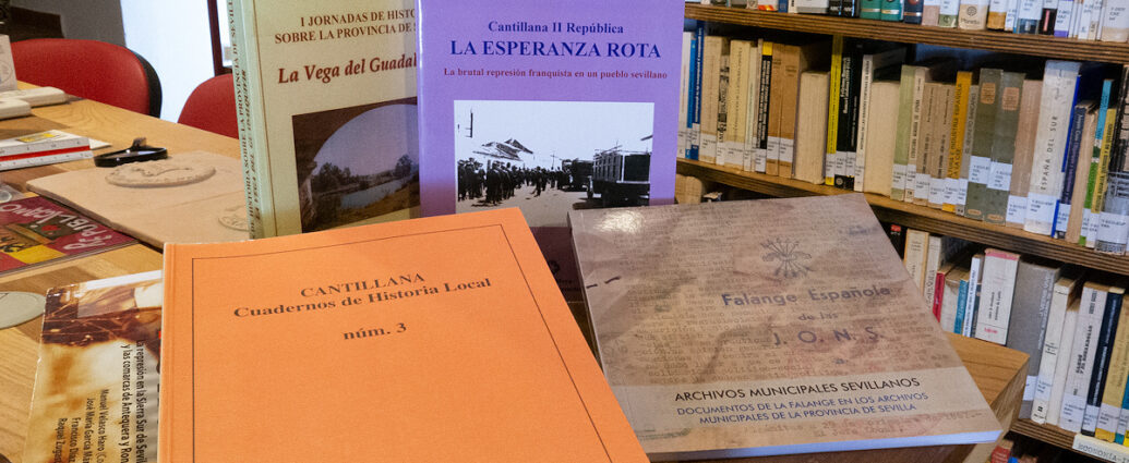Ejemplares donados por la Biblioteca Municipal de Cantillana a la Biblioteca de la Casa de la Memoria.