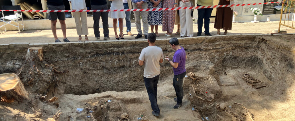 Fosas comunes de Villamartín.