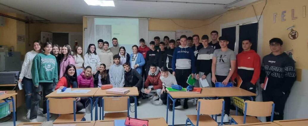 Estudiantes del IES Villa de Setenil participantes en la jornada de memoria histórica.