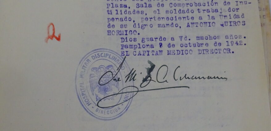 Oficio del capitán médico director del Hospital Militar disciplinario de Pamplona.