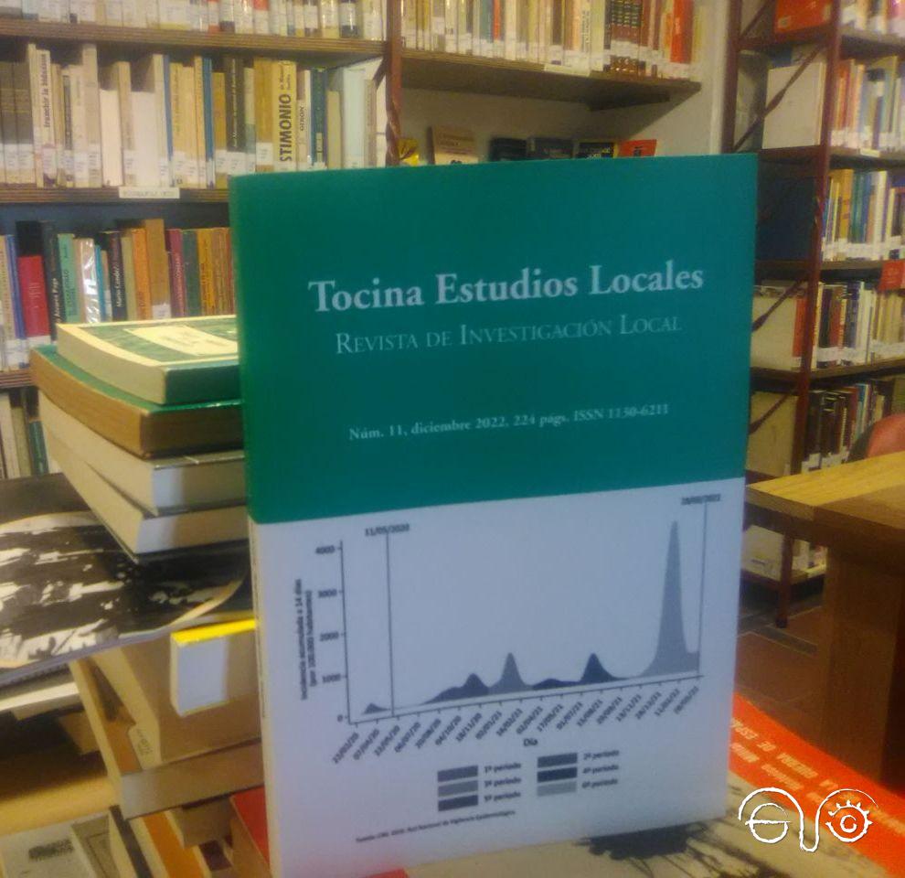 Ejemplar del nº 11 de la revista de estudios locales de Tocina, donado a la biblioteca de la Casa de la Memoria.