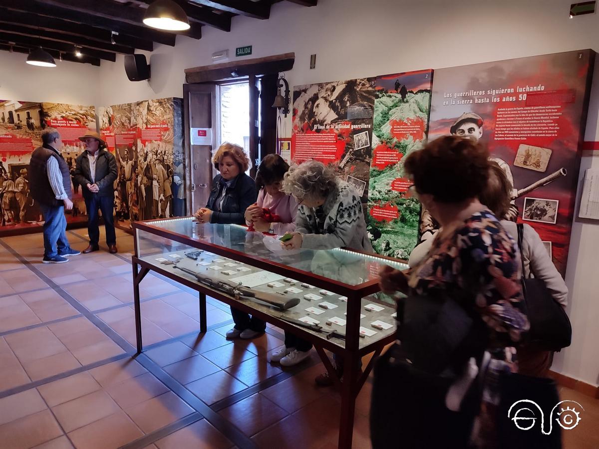 Visita a la sala de exposición permanente.