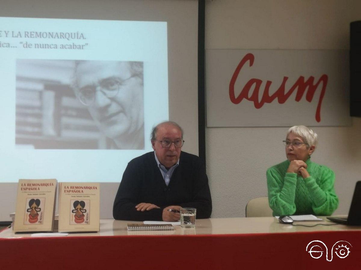 Isabelo Herreros y Margarita García, durante la presentación del libro.