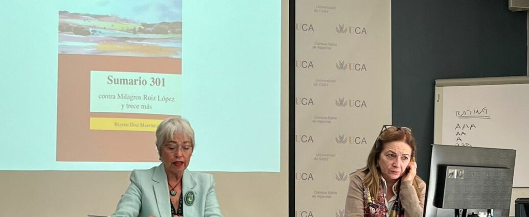 Margarita García Díaz y Elena Trujillo Petisme, en un acto de la programación de la UCA en la semana dedicada al libro, en Algeciras.