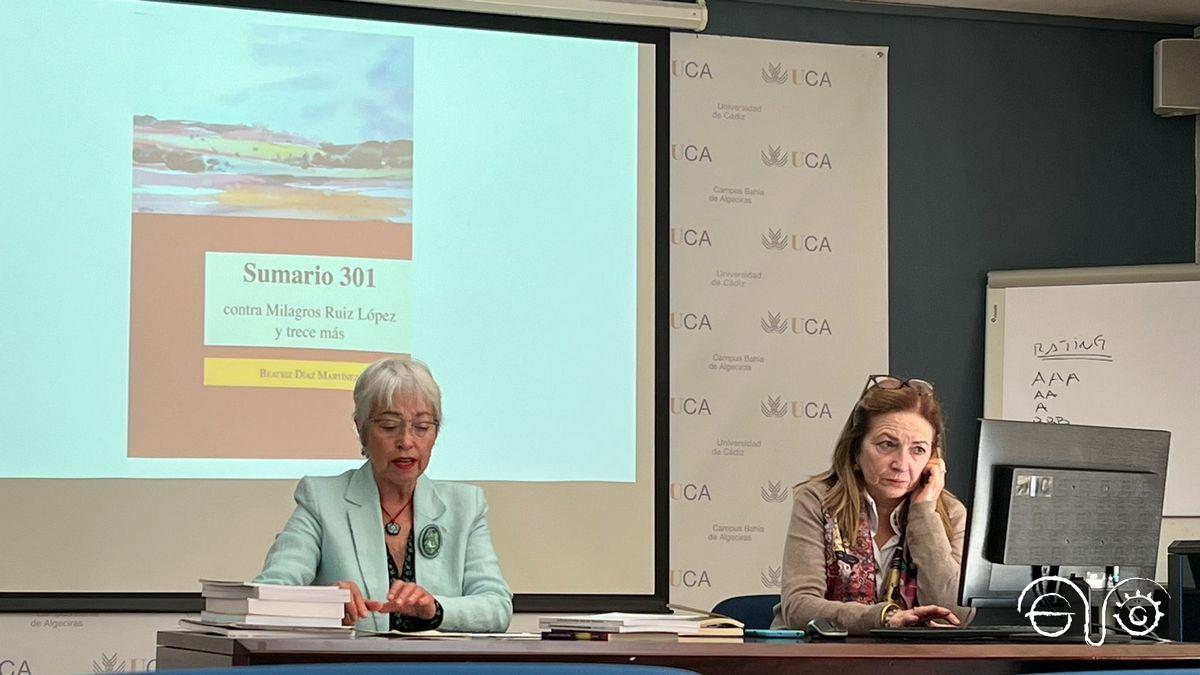 Margarita García Díaz y Elena Trujillo Petisme, en un acto de la programación de la UCA en la semana dedicada al libro, en Algeciras.