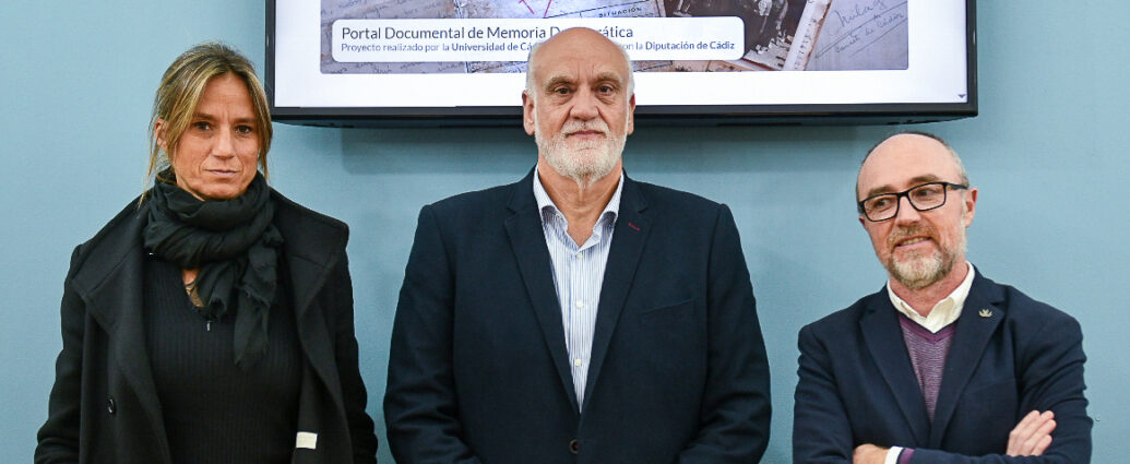 El diputado provincial de Memoria Democrática, Javier Vidal, con el vicerrector de la UCA, Gonzalo Sanchez, y a directora del Área de Transición Ecológica y Desarrollo a la Ciudadanía, Maite Fernández-Mota.