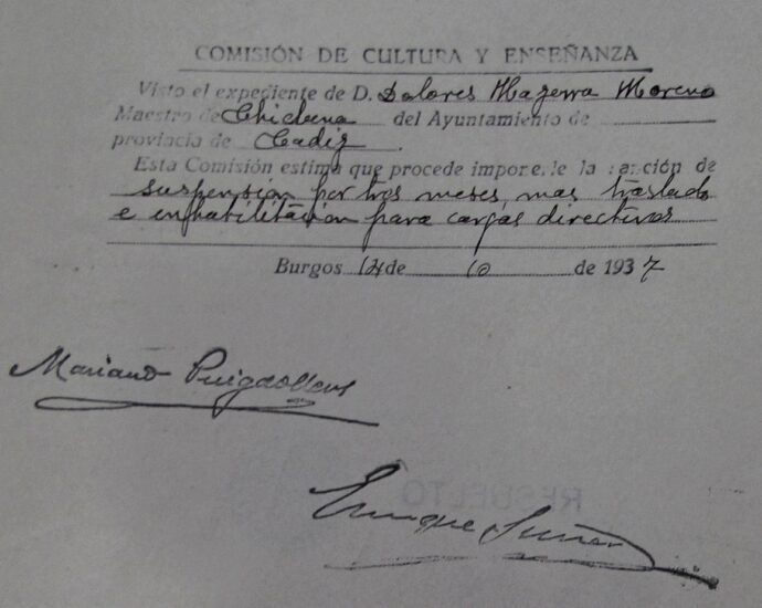 Documento donde se recoge la sanción que se le impone a Mª Dolores Mazorra.