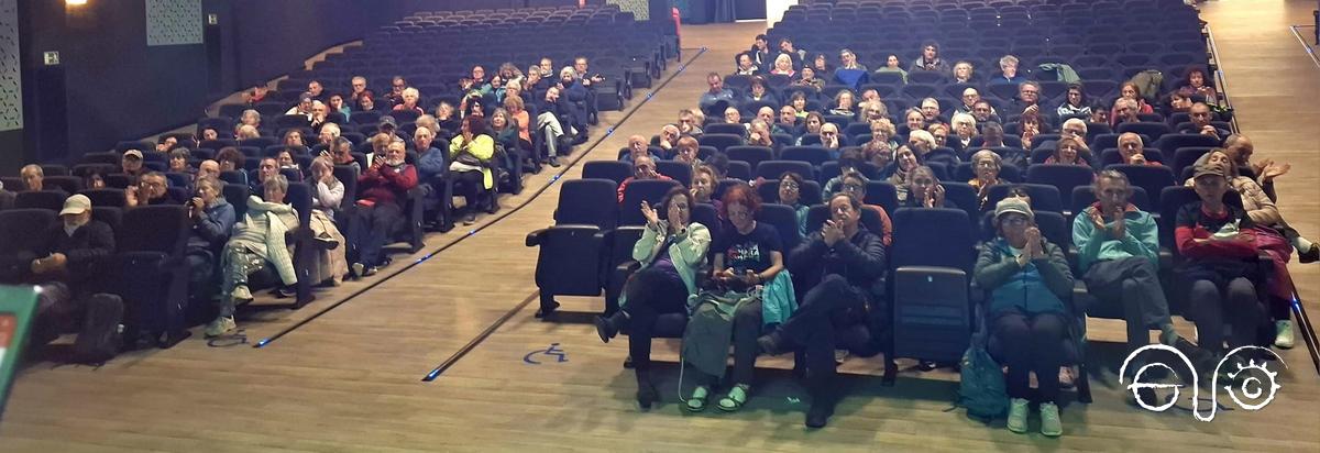 Público asistente a la presentación del libro.