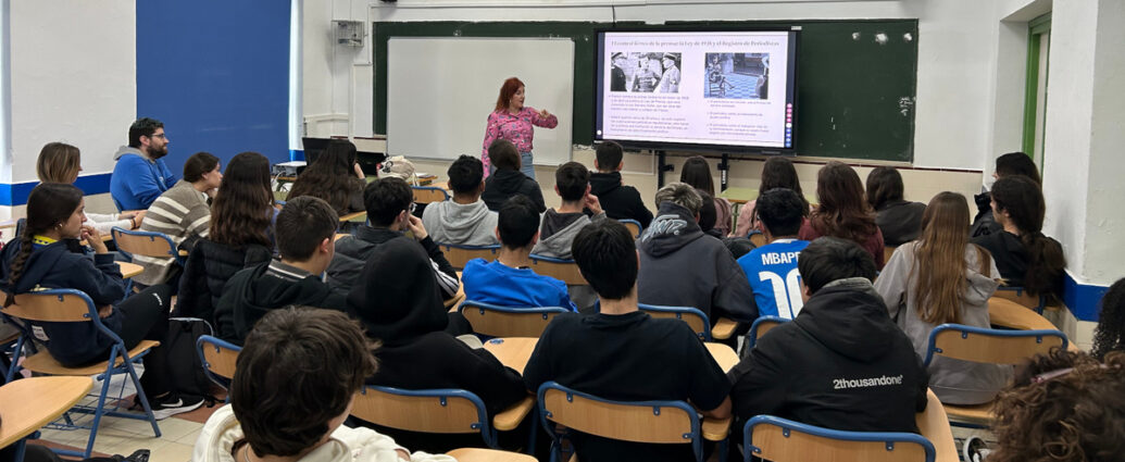 Taller de educación en memoria democrática en el IES San Severiano de Cádiz.