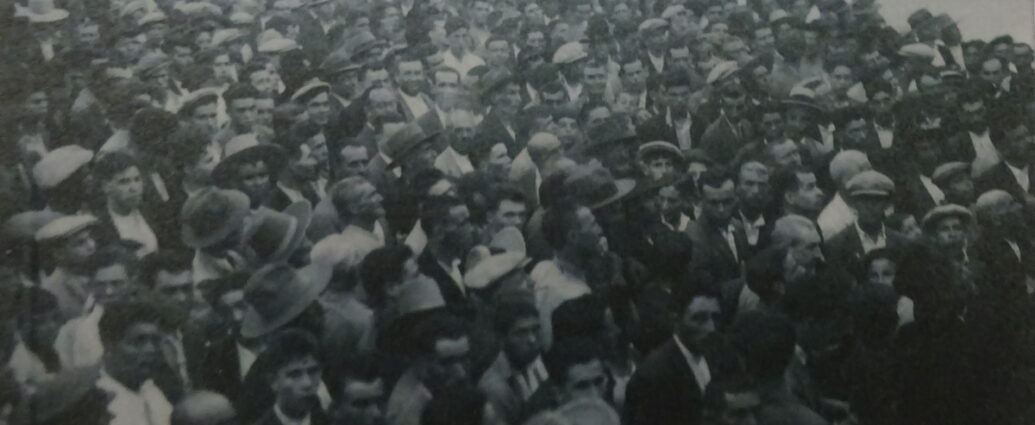 Mitin celebrado el 7 de junio de 1936 en la plaza de toros de Ubrique para reivindicar la rebaja del 50% en el precio de los alquileres de viviendas (Fuente: Sígler Silvera, Fernando: El Frente Popular. Ubrique, febrero-junio 1936. Ubrique, Editorial Tréveris, 2023).